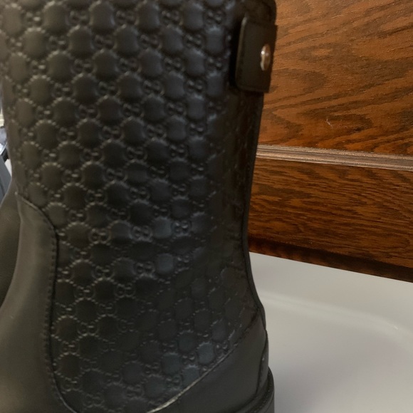 Authentic Gucci Boots. MSRP $1500. I never wore. Pre-owned. Never worn by anyone - Picture 8 of 8